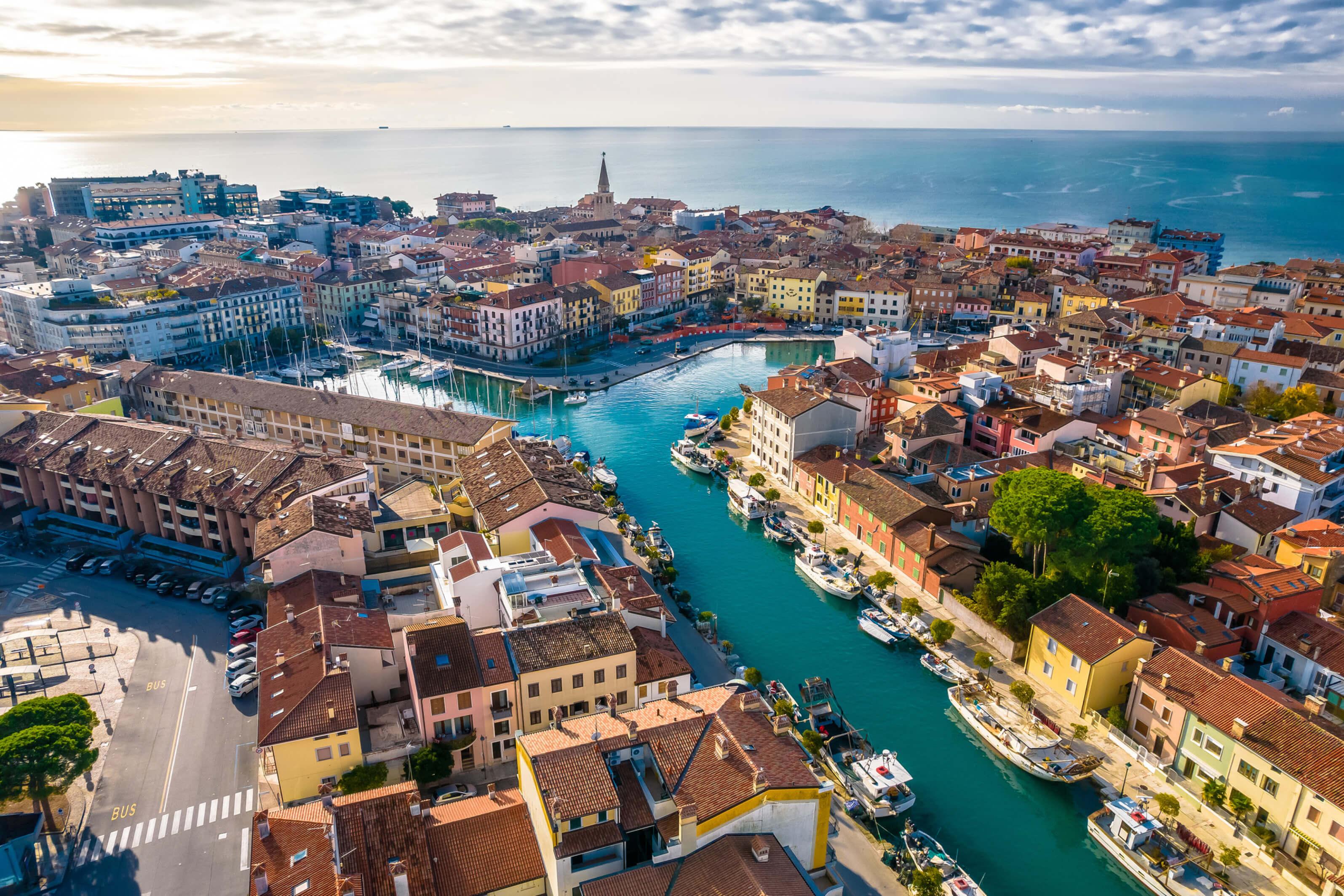 Panoramic view of Venice, Italy, showcasing its iconic canals, historic architecture, and vibrant cityscape